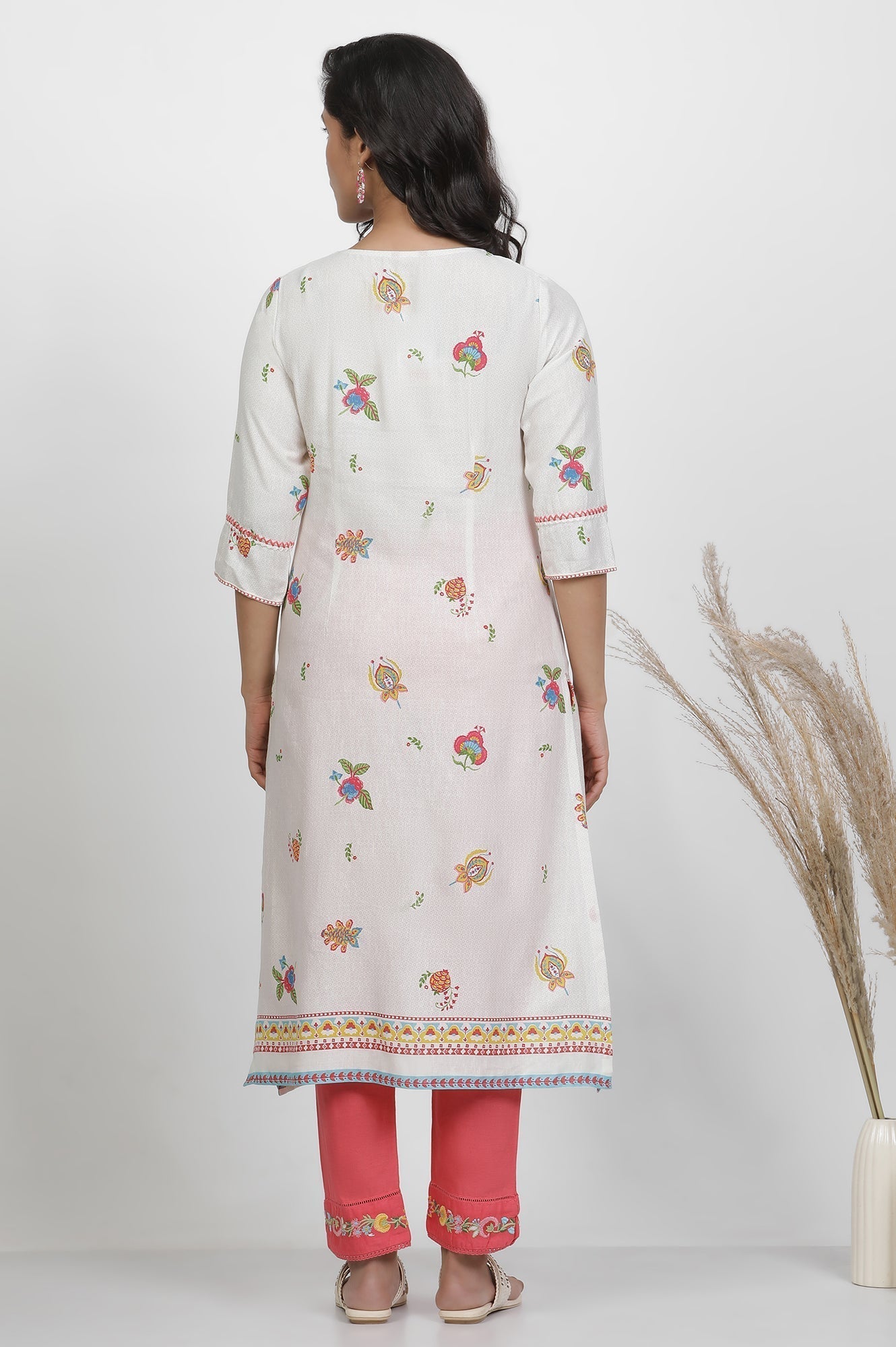 W for Woman White Floral Printed Kurta And Pants Set