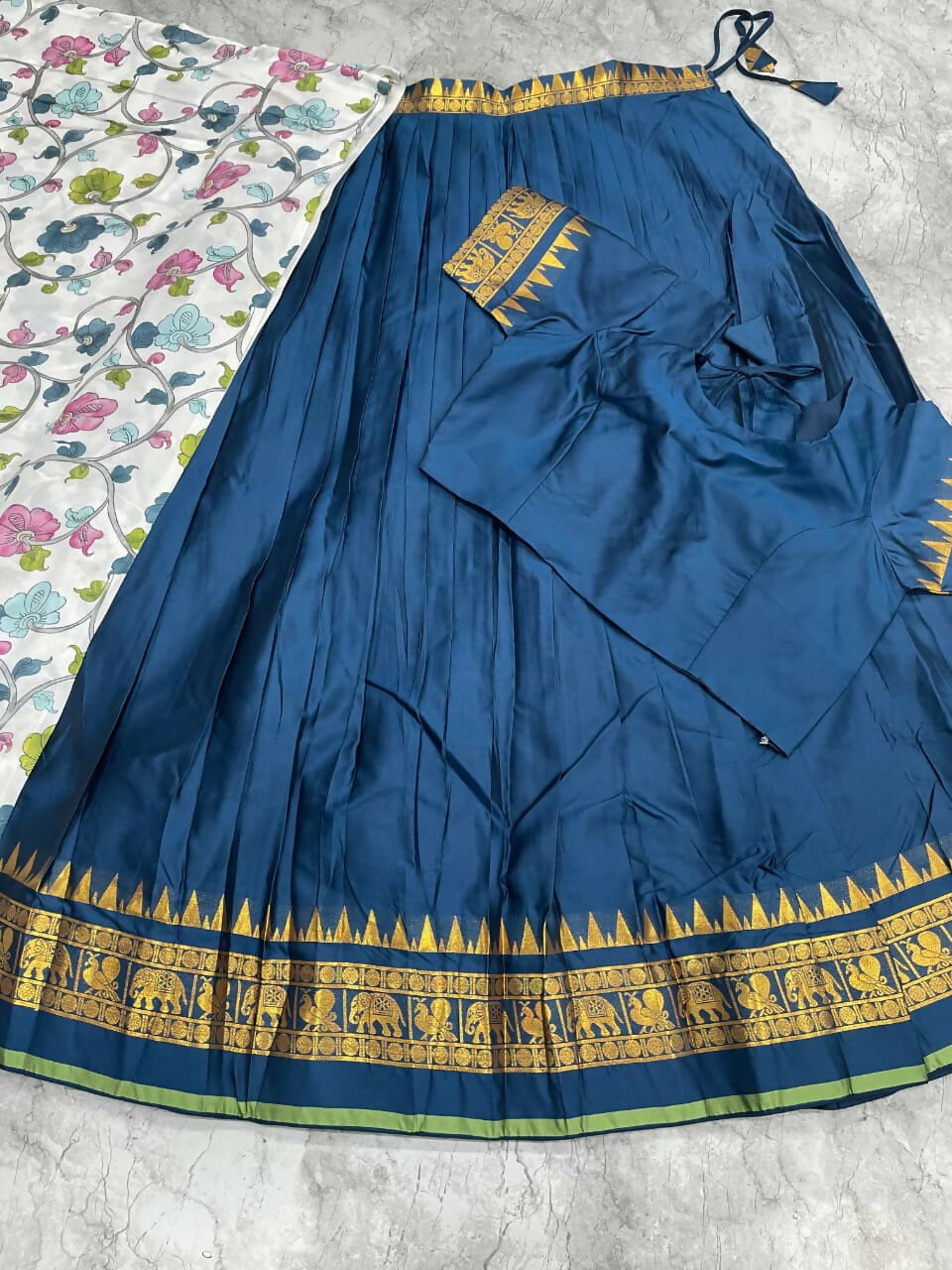 Teeya Creation Womens New Trendy Teal Blue Traditional Pleated Lehenga Choli Set with Floral Printed Dupatta and Contrast Zari Border Set