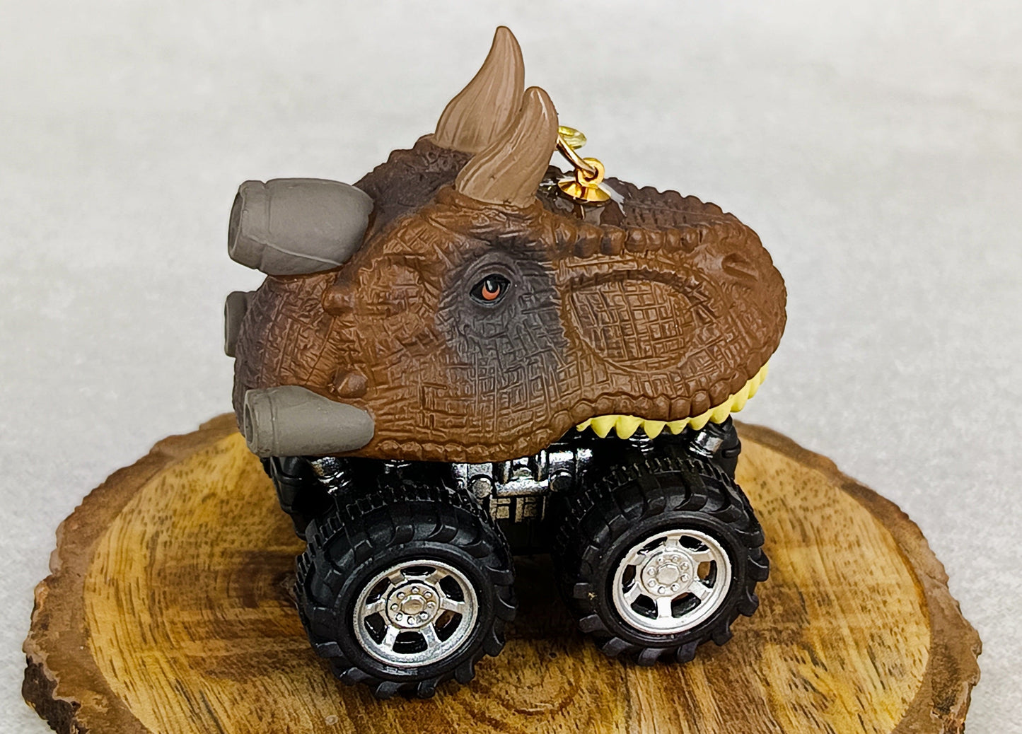 Carnotaurus Dinosaur Keychain | Pull Back Toy Car | With Golden Keyring |