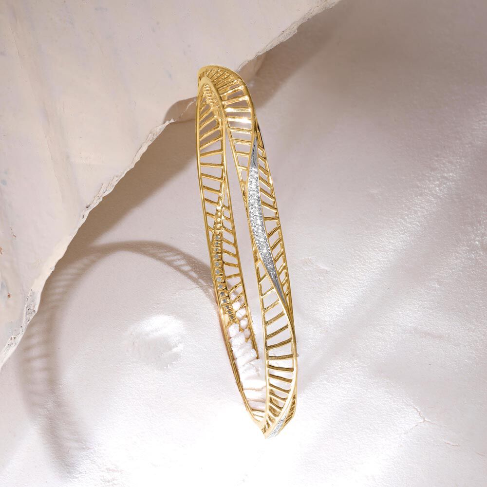 Trendy Sleek Diamond Bangle in 14K Yellow Gold, 0.305 ct