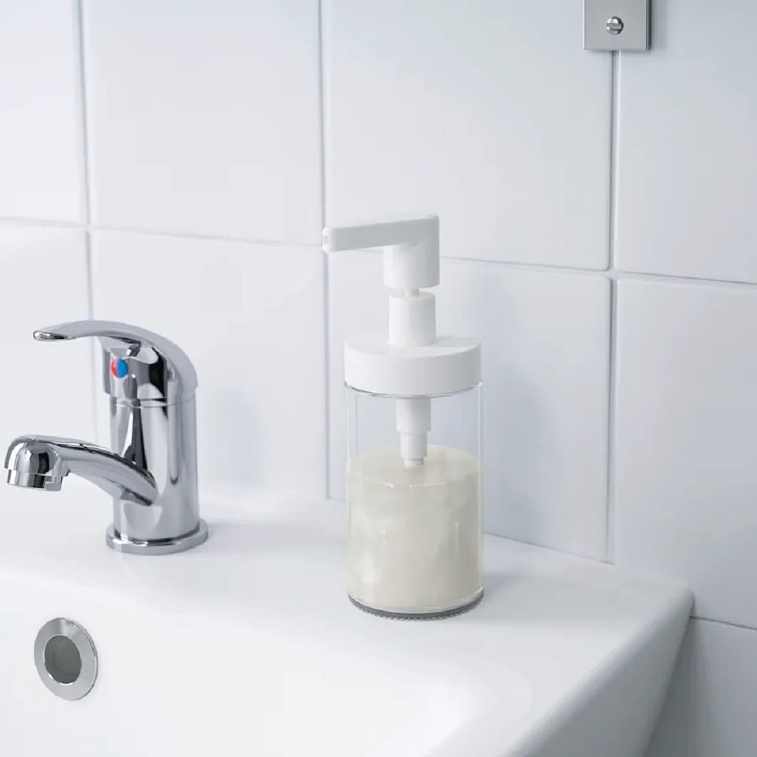 Soap Dispenser - Glass with Rust-Proof Pump - 200 ml Capacity - Clear Finish