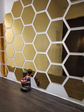 Acrylic Hexagonal Wall Mirror Stickers - Gold Finish - 30 cm - Decorative Wall Art for Living Room, Bedroom, Kitchen