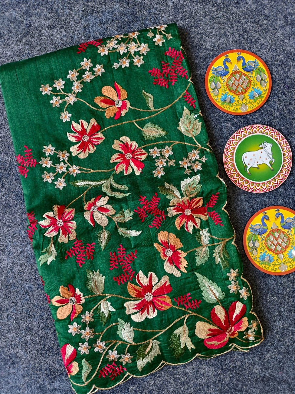 Mameraa Sarees Green Matka Silk Saree With Heavy Floral Embroidery Border With Running Blouse-Green