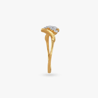Elegant Swirl Diamond Finger Ring in 18K Yellow Gold, 0.147 ct