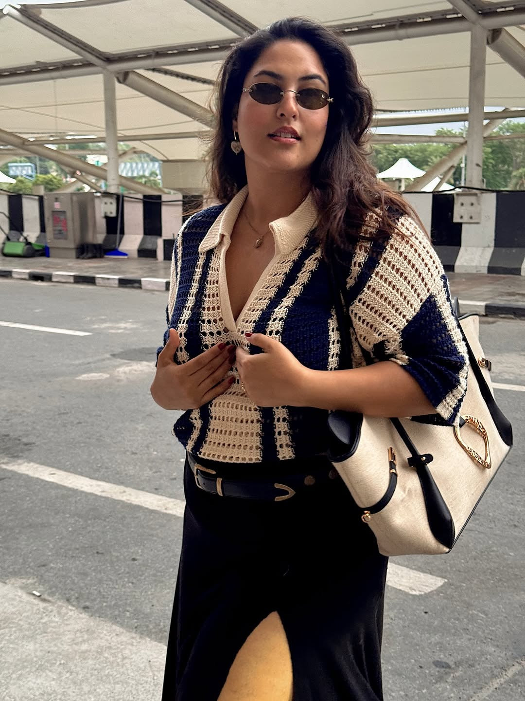 Sakshi Sindhwani In The Boss Tote Bag in Canvas Jute