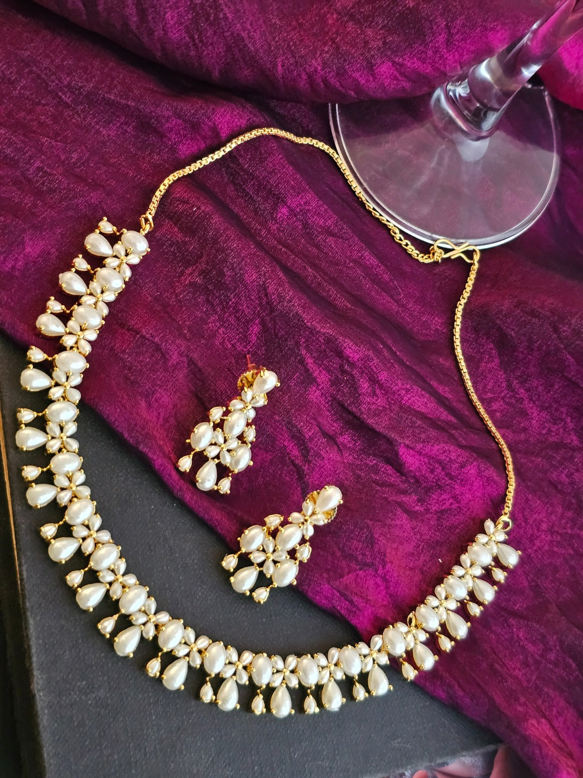 Noorika Pearl Necklace Set