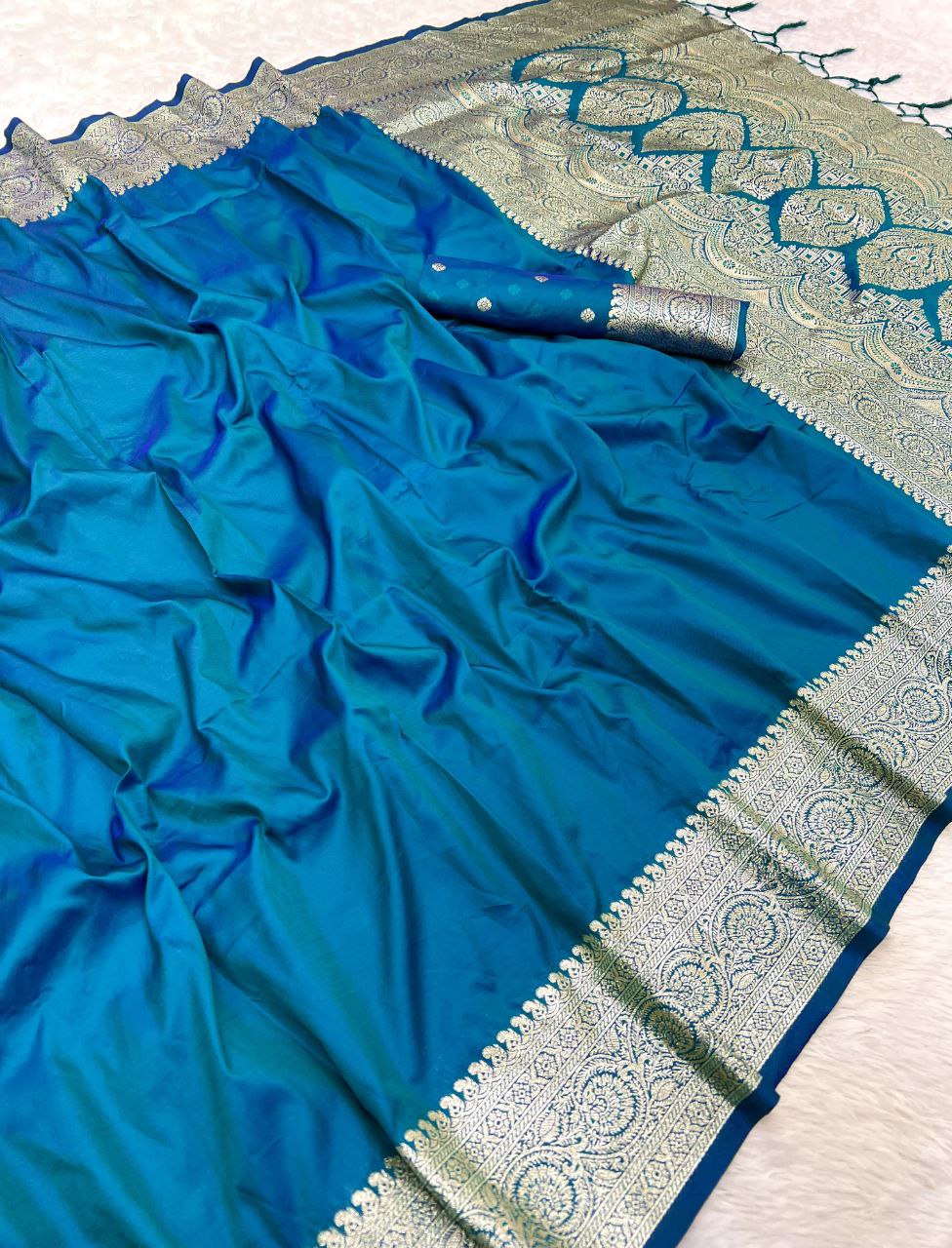 Mameraa Sarees Teal Soft Banarasi Silk Fabric Saree With Natural Zari Weaving In Gala Border-Teal