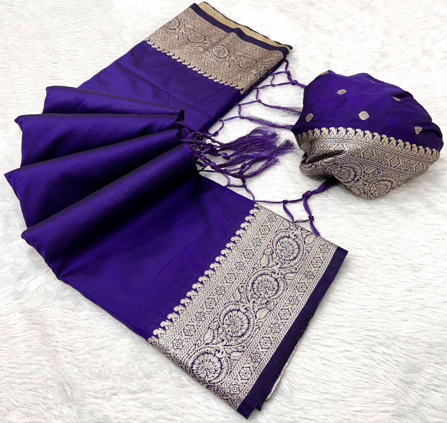 Mameraa Sarees Violet Soft Banarasi Silk Fabric Saree With Natural Zari Weaving In Gala Border-Violet