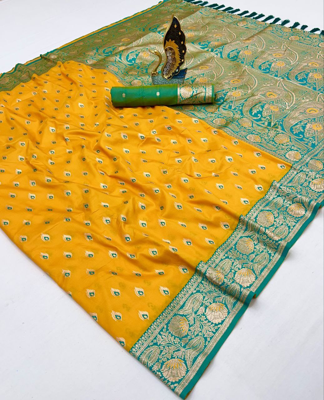 Mameraa Sarees Yellow Soft Banarasi Silk Saree With Zari Weaving Meenakari Design-Yellow