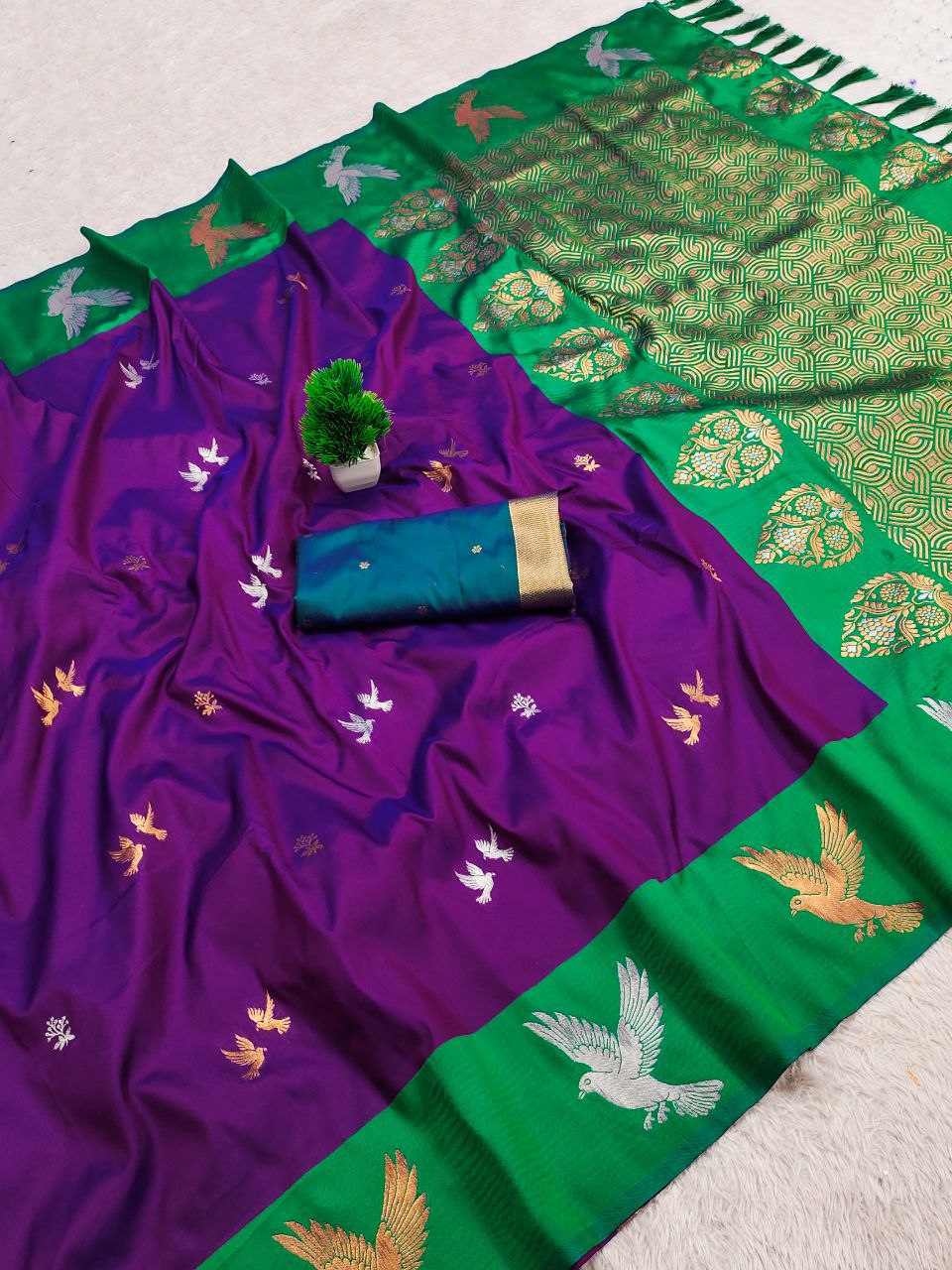 Mameraa Sarees Wne Soft Silk Blend Saree With Zari Weaving Meenakari Design-Wine