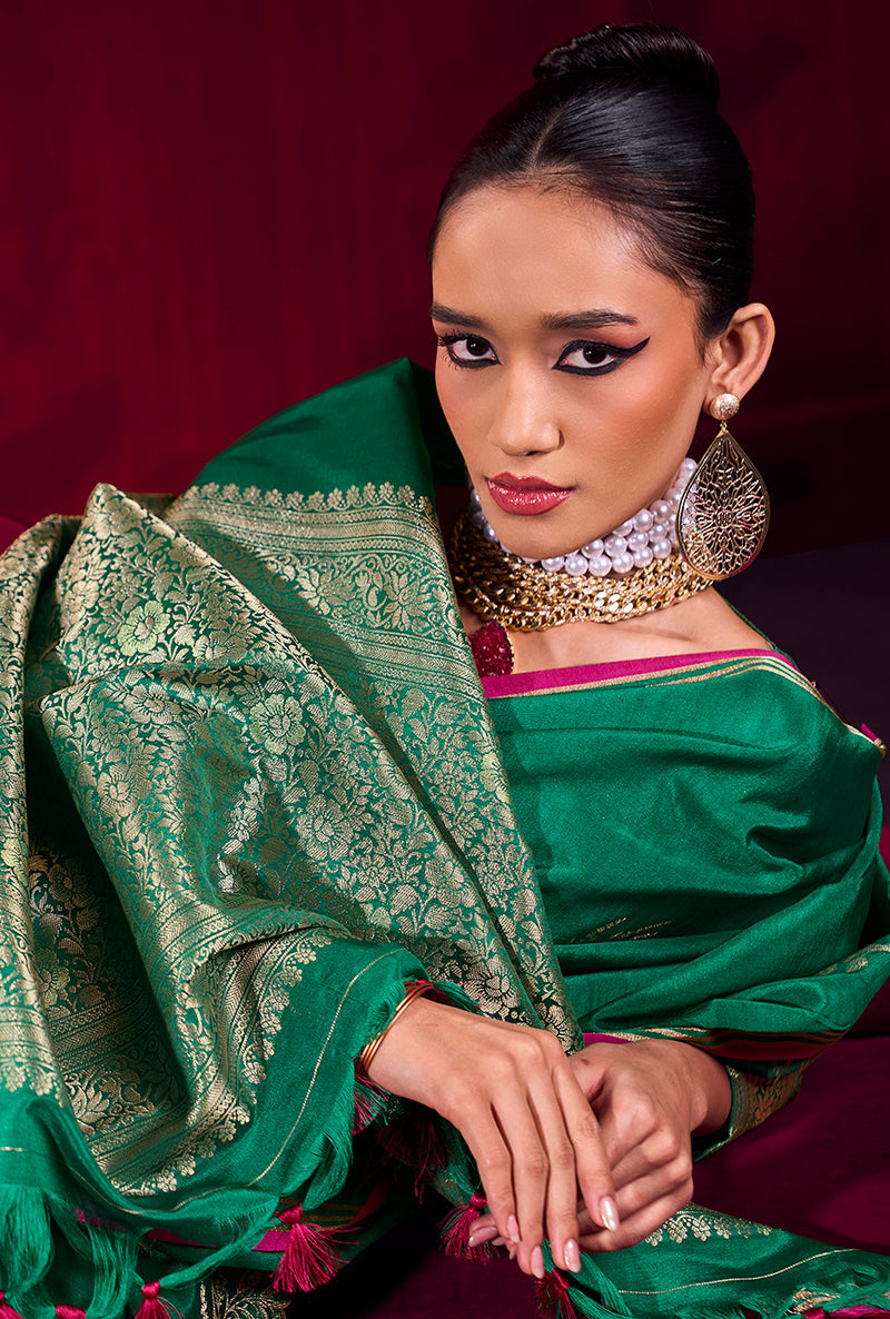 Monjolika Fashion Dark Green Satin Linen Handloom Weaving Silk Saree