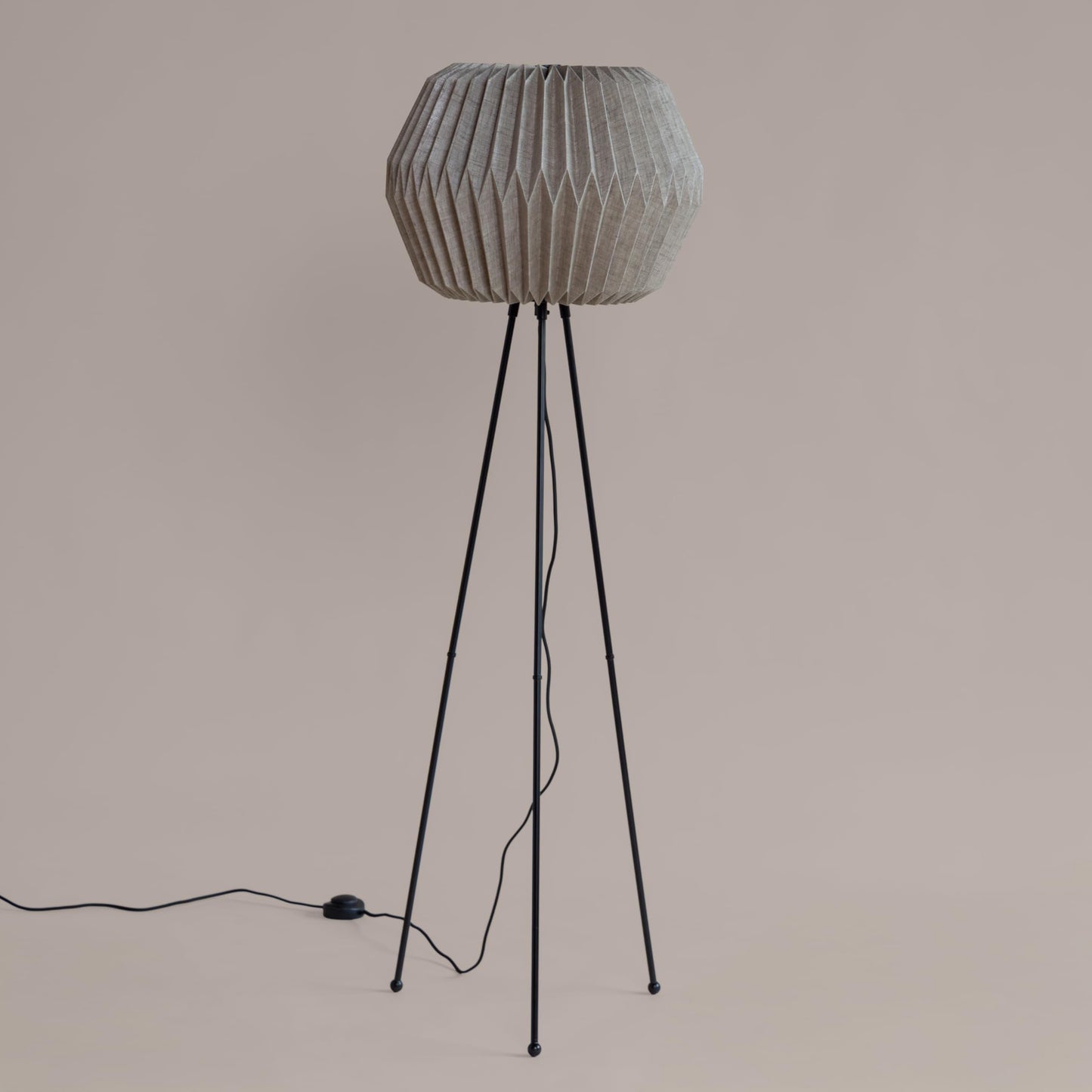 Floor Lamp Origami-Inspired Linen Shade Off-White 123 cm Tall Tripod Stand