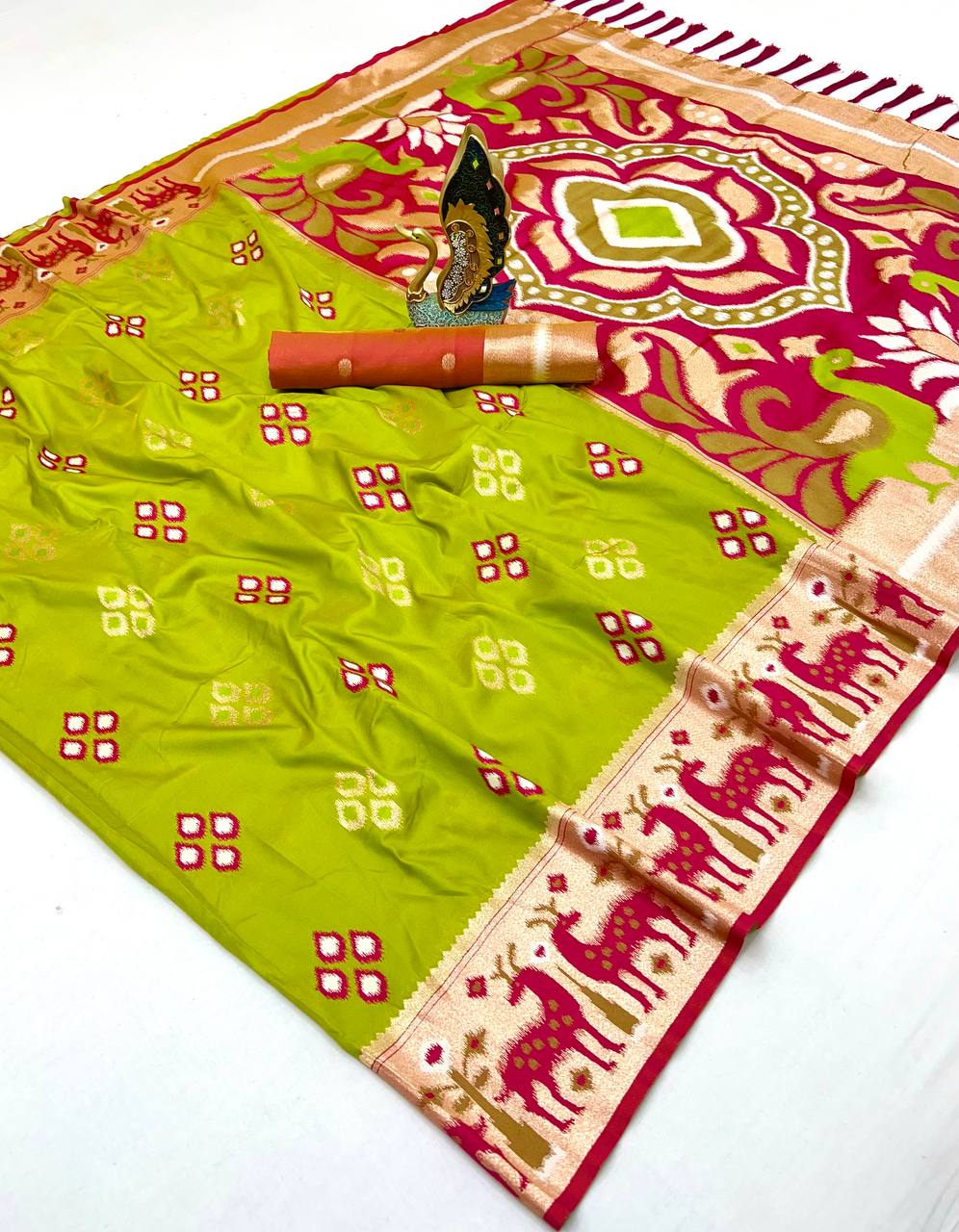 Mameraa Sarees Green Soft Saree With Zari Weaving Meenakari Rich Pallu And Unique Ikkat Border-Parrot_Green