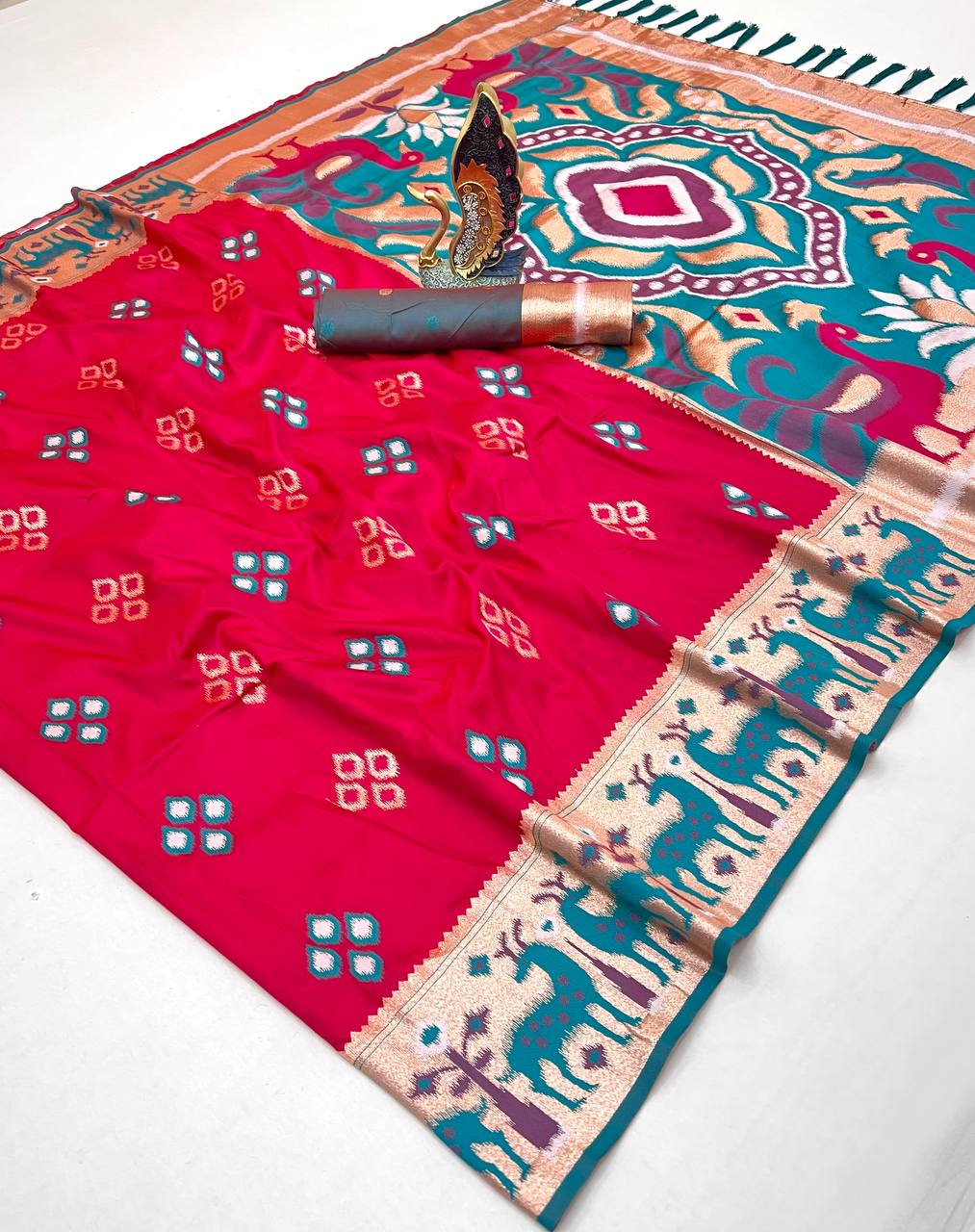 Mameraa Sarees Pink Soft Saree With Zari Weaving Meenakari Rich Pallu And Unique Ikkat Border-Pink