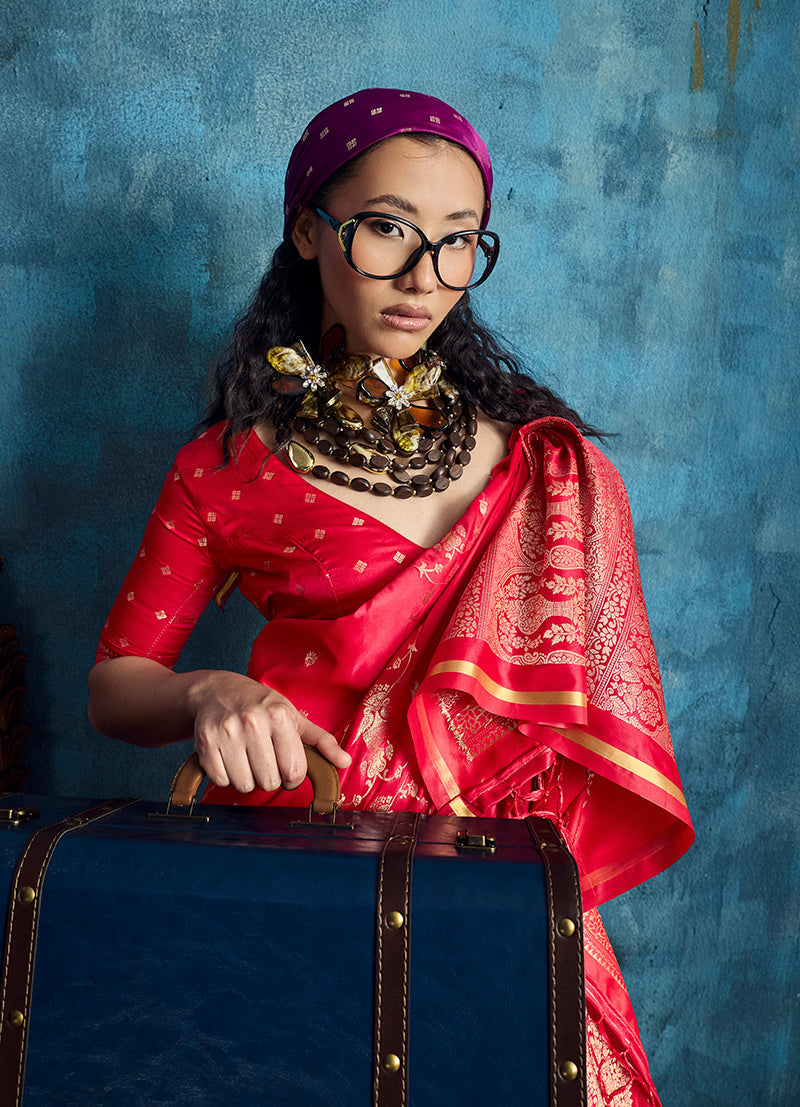 Monjolika Fashion Crimson Red Satin Weaving Handloom Silk Blend Saree