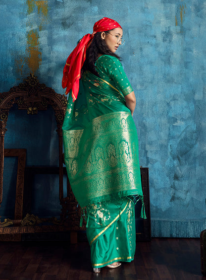 Monjolika Fashion Green Satin Weaving Handloom Silk Blend Saree
