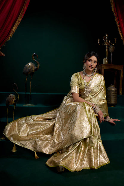 Monjolika Fashion Green Soft Banarasi Satin Silk With Gold Zari Saree With Blouse Piece