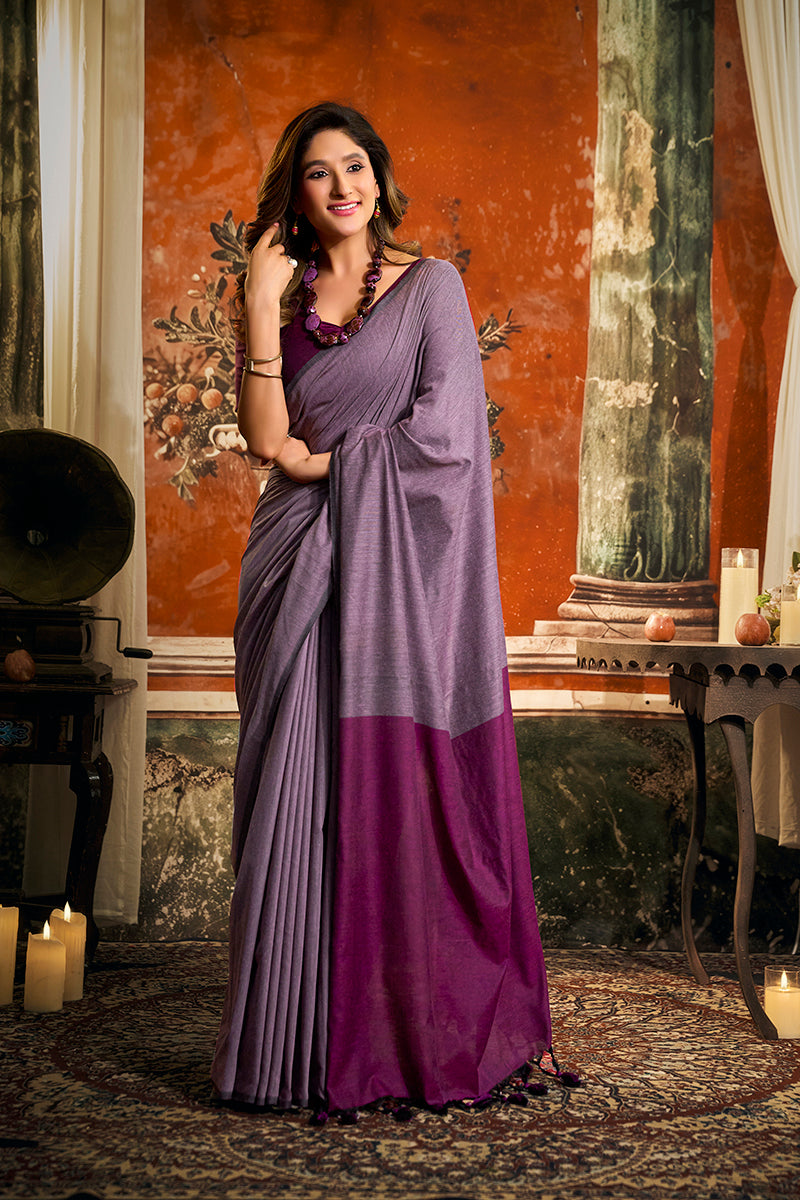 Monjolika Fashion Lavender Cotton Blend Saree with Contrast Pallu & Unstiched Blouse Piece