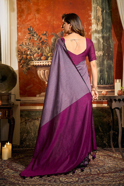 Monjolika Fashion Lavender Cotton Blend Saree with Contrast Pallu & Unstiched Blouse Piece