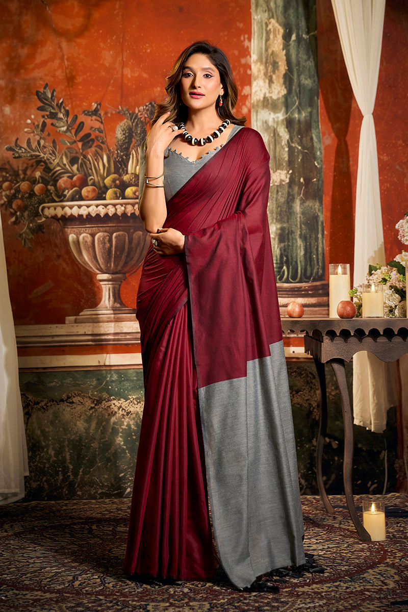 Monjolika Fashion Maroon Cotton Blend Saree with Contrast Pallu & Unstiched Blouse Piece