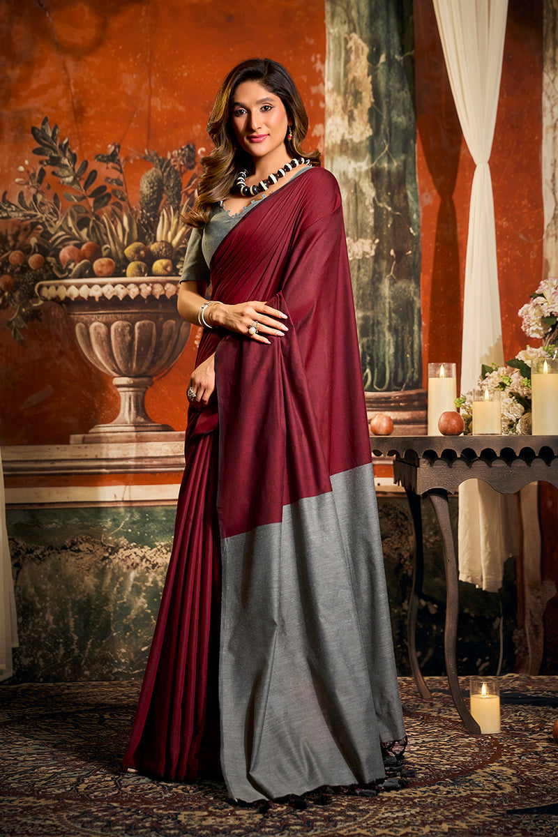 Monjolika Fashion Maroon Cotton Blend Saree with Contrast Pallu & Unstiched Blouse Piece
