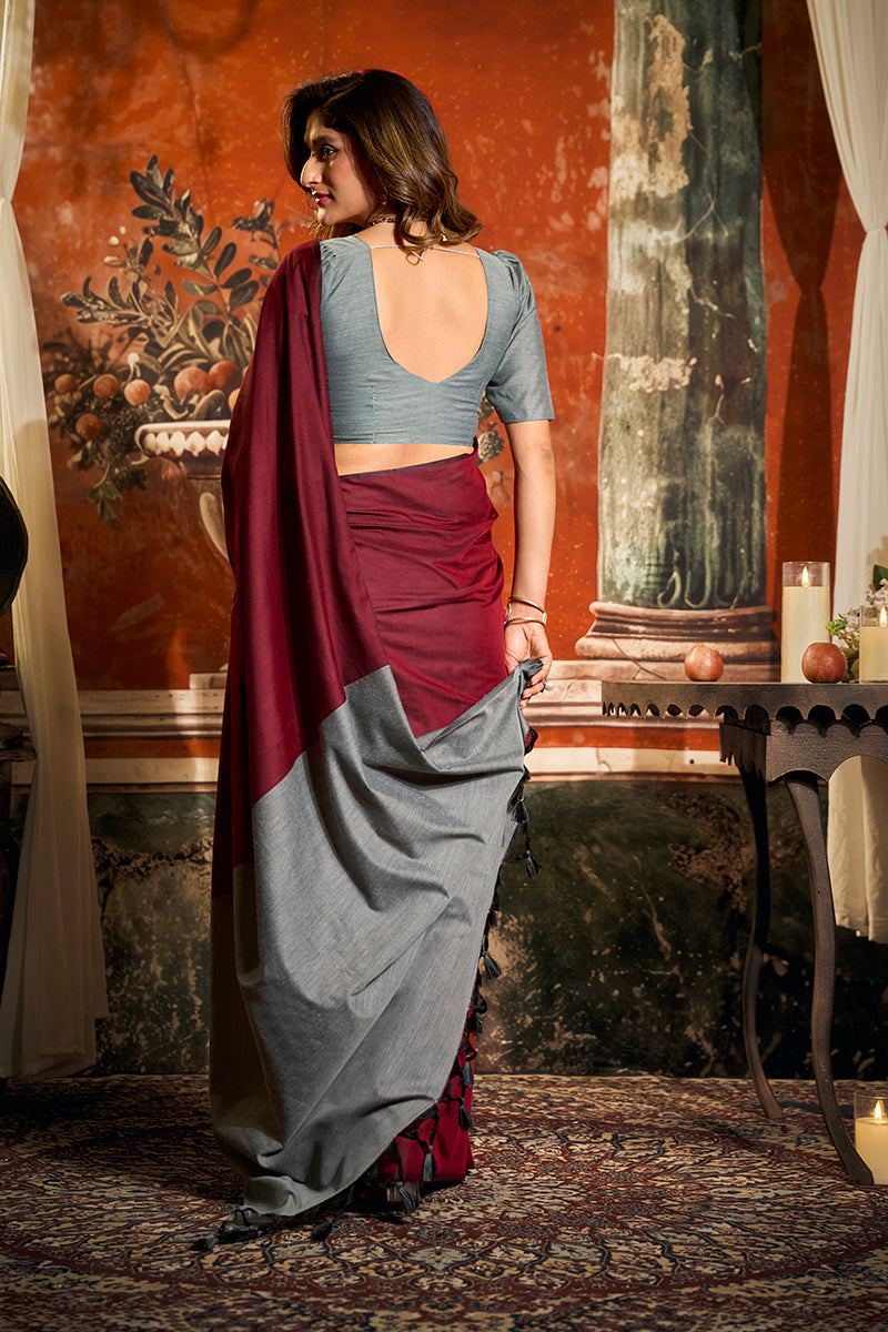 Monjolika Fashion Maroon Cotton Blend Saree with Contrast Pallu & Unstiched Blouse Piece