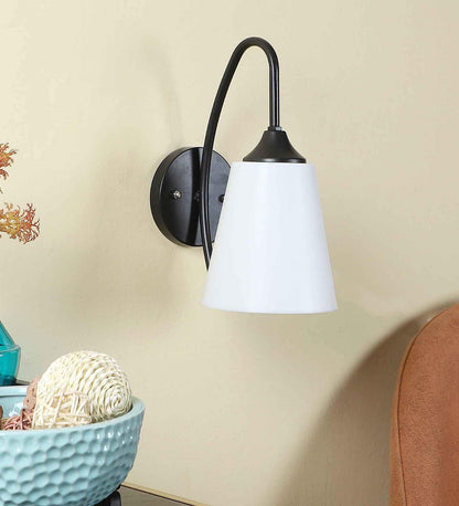 Wall Light Modern Design Black Metal & PVC 40W for Living Room & Bedroom