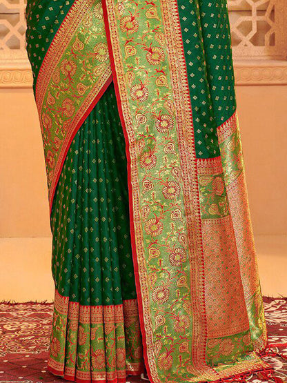 Monjolika Fashion Dark Green Banarasi Silk Blend Gold Zari Weaving Saree with Contrast Border