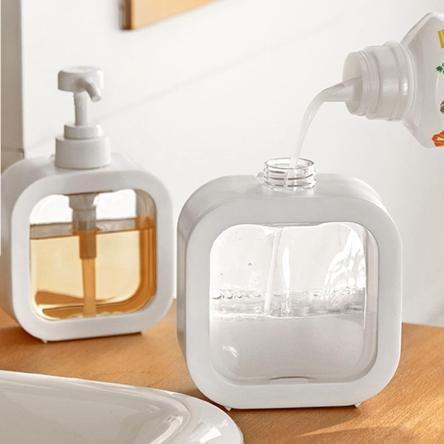 Plastic Soap Dispenser with Leak-Proof Pump - 10 Oz - Clear Design - Reusable & Eco-Friendly