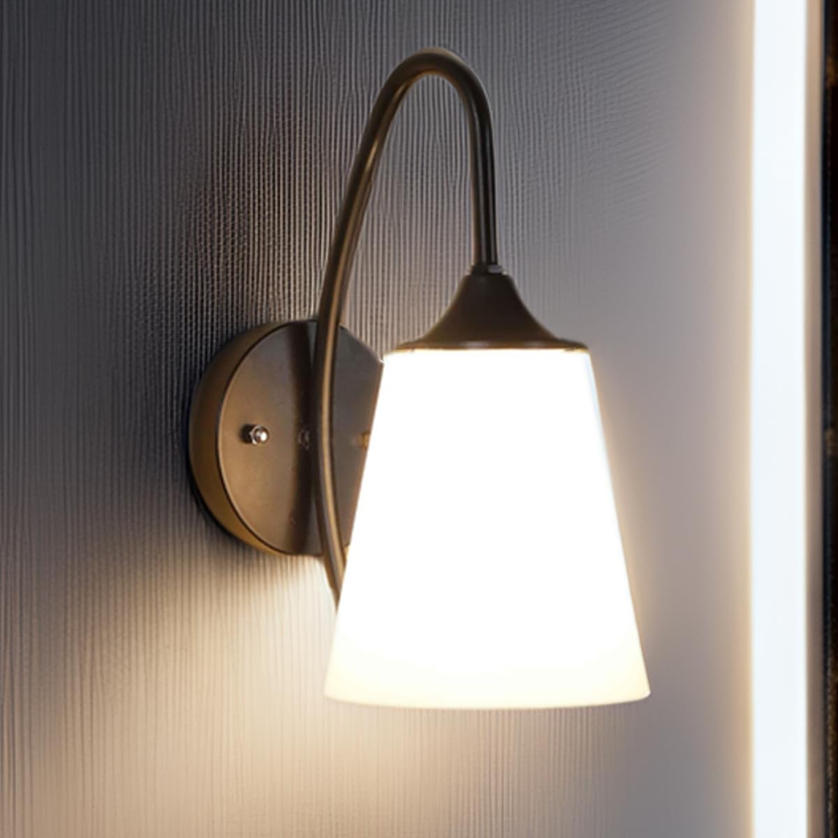 Wall Light Modern Design Black Metal & PVC 40W for Living Room & Bedroom