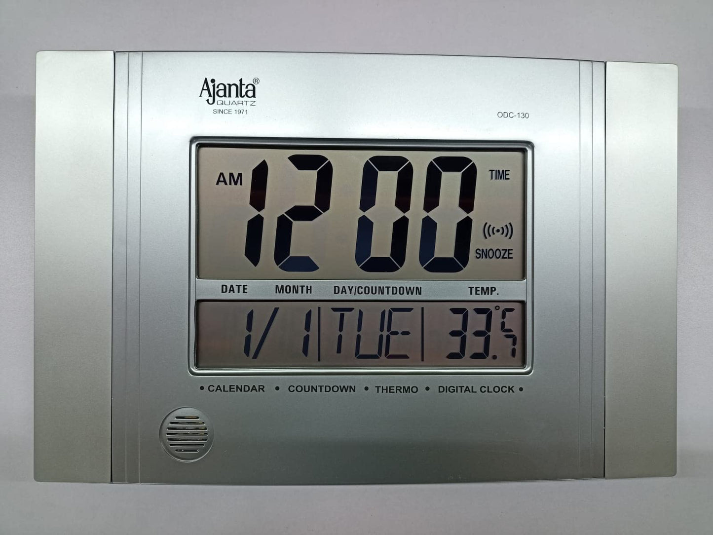 Digital Wall Clock with Designer Look, 29 cm x 19 cm, Grey Plastic