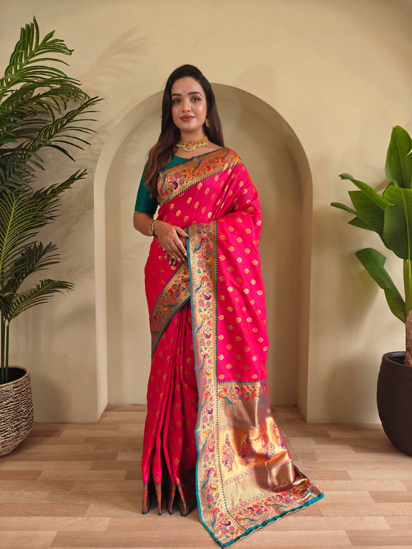 Mameraa Sarees Paithani Silk Blend Weaving Saree With Contrast Blouse-Pink