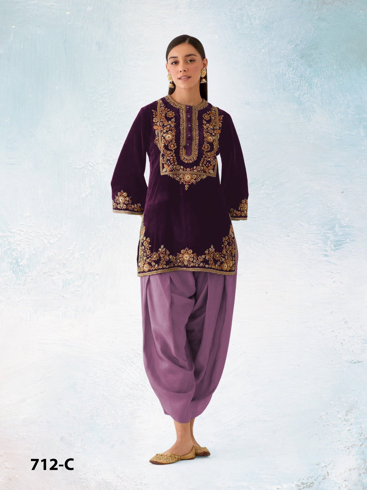 Anaita Lavender-Purple Embroidery Sequence & Thread Work Velvet Salwar Suit