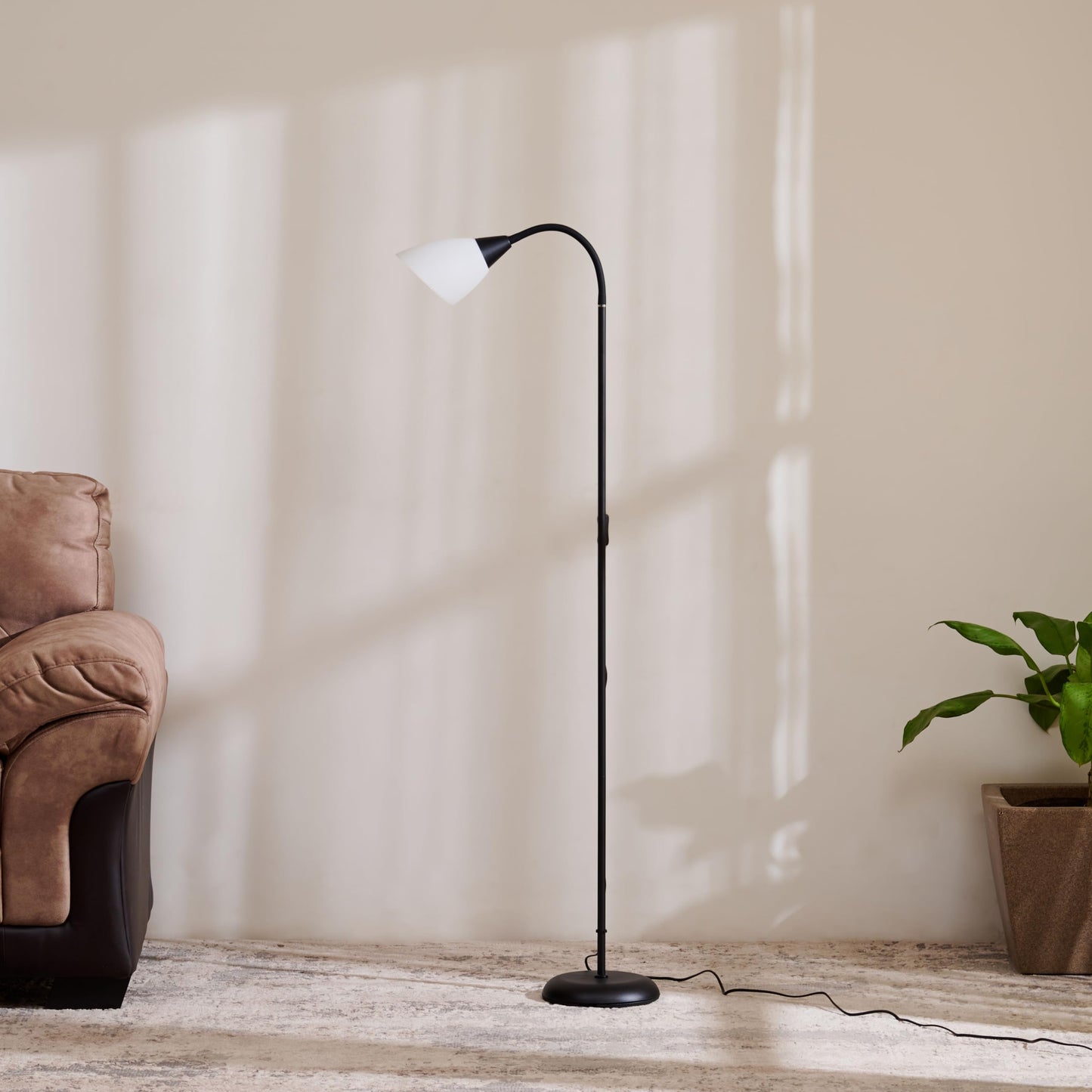 LED Floor Lamp with Movable Shade, Black, Iron, 22 cm x 145 cm