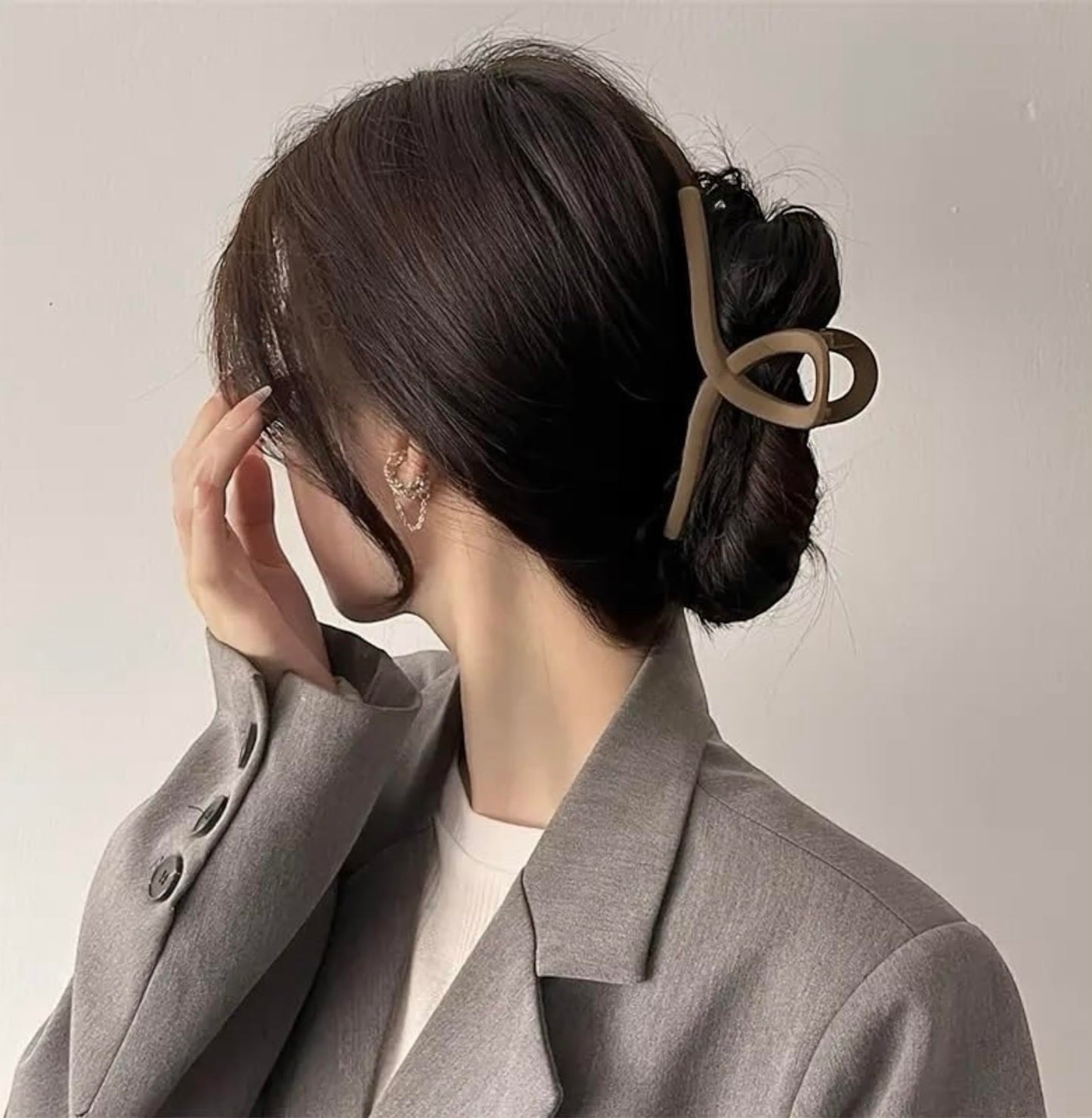 4pcs Large Claw Clips for Thick Hair - Nonslip Hair Accessories
