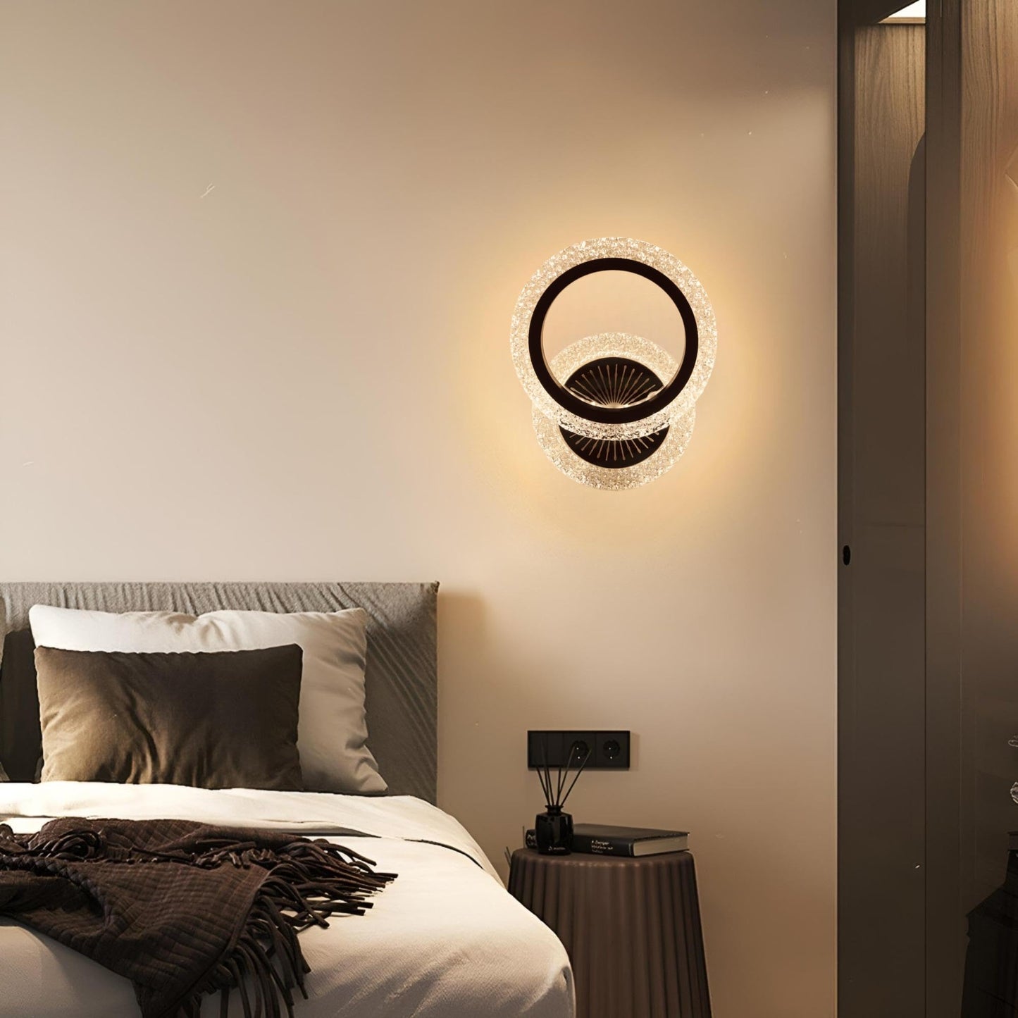 Wall Lamp with Colour Changing Function - Acrylic Crystal - Black - Adjustable Lighting