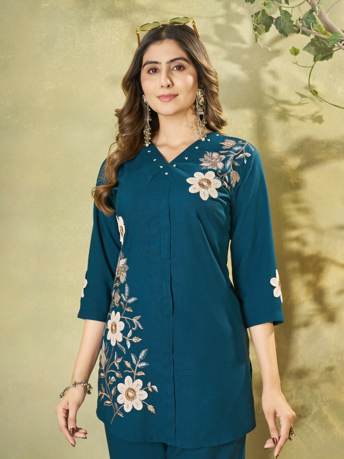 Teeya Creation Women Teal Blue Embroidered Tunic & Pant Co-Ord Set