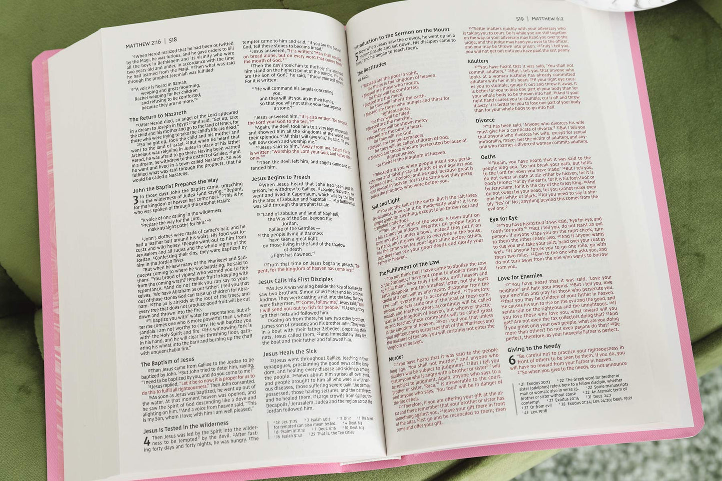 NIV, Gift and Award Bible, Leather-Look, Pink, Red Letter, Comfort Print 