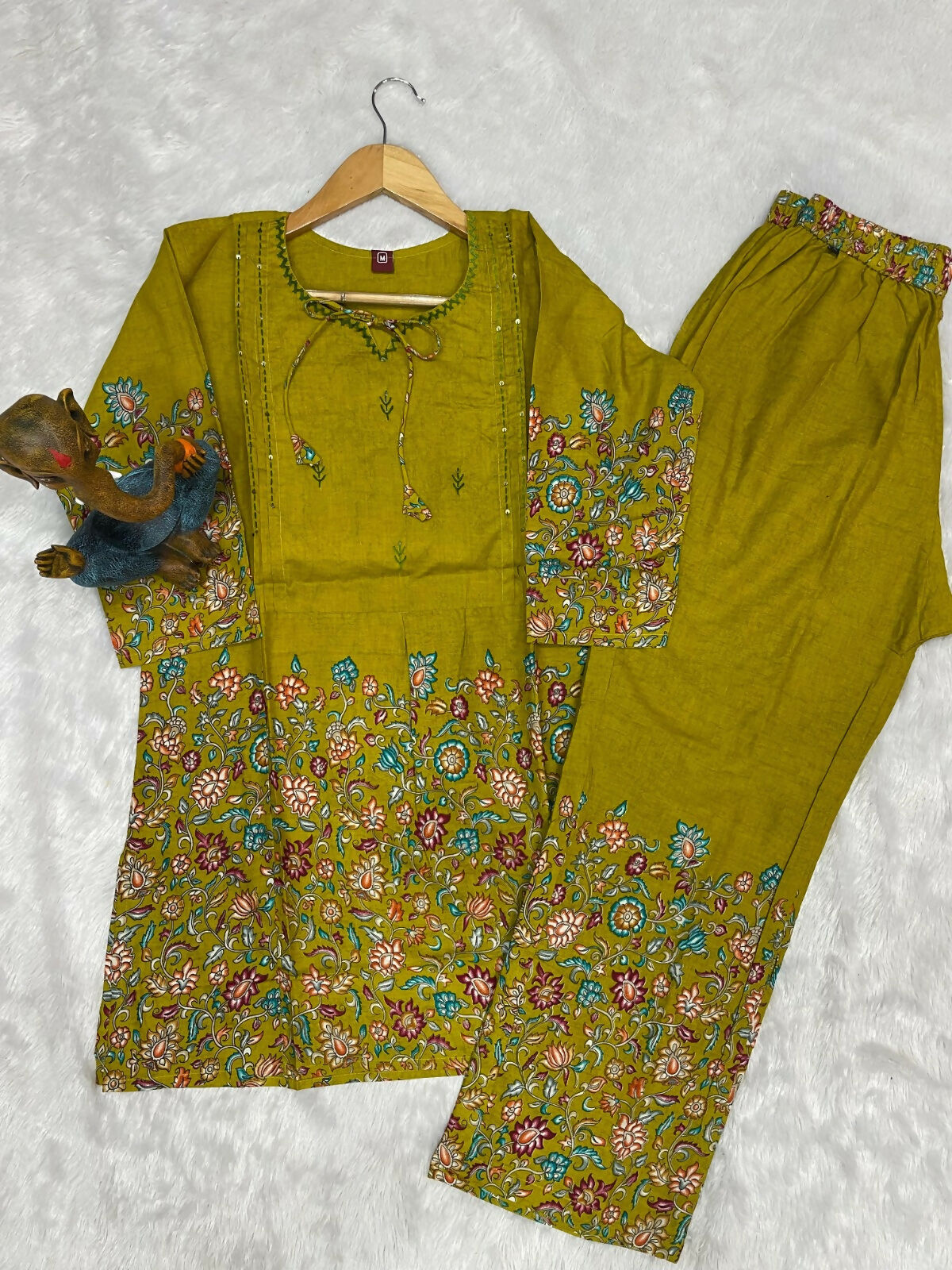 Teeya Creation Olive Green Floral Printed Short Kurta With Straight Pants Co-Ord Set