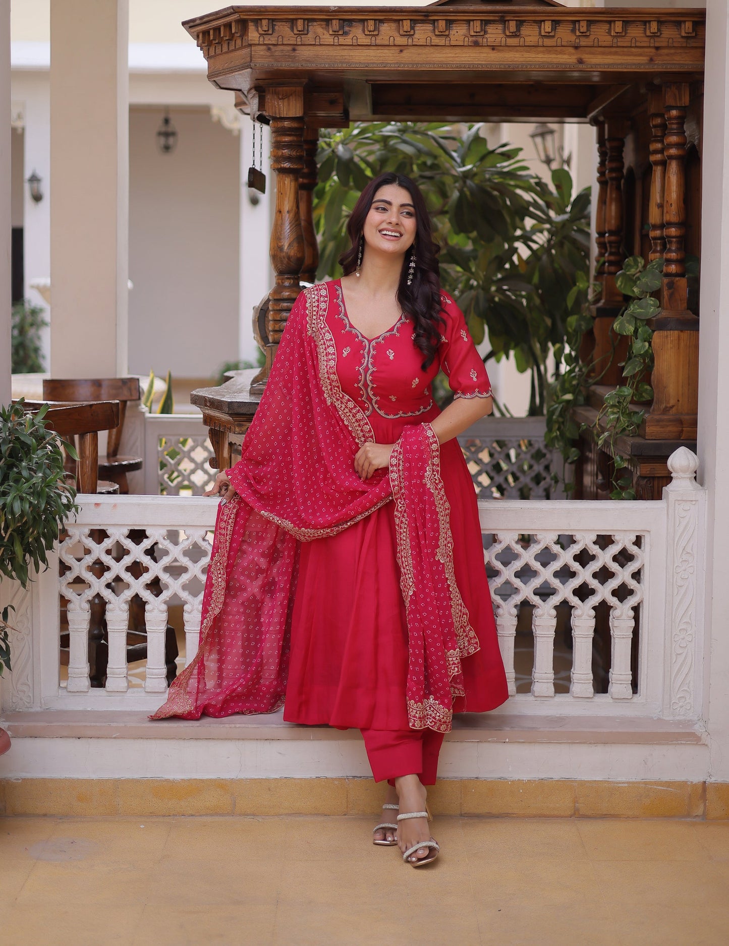 Lorenvalley Fashion Pink Mul Chanderi with Beads Thread Embroidered work Kurta Pant with Dupatta