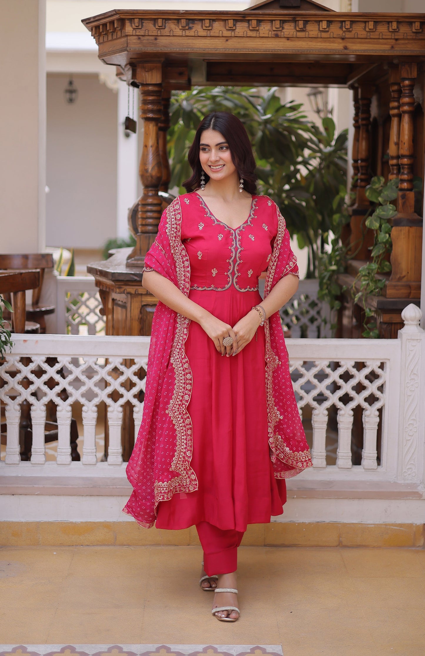 Lorenvalley Fashion Pink Mul Chanderi with Beads Thread Embroidered work Kurta Pant with Dupatta