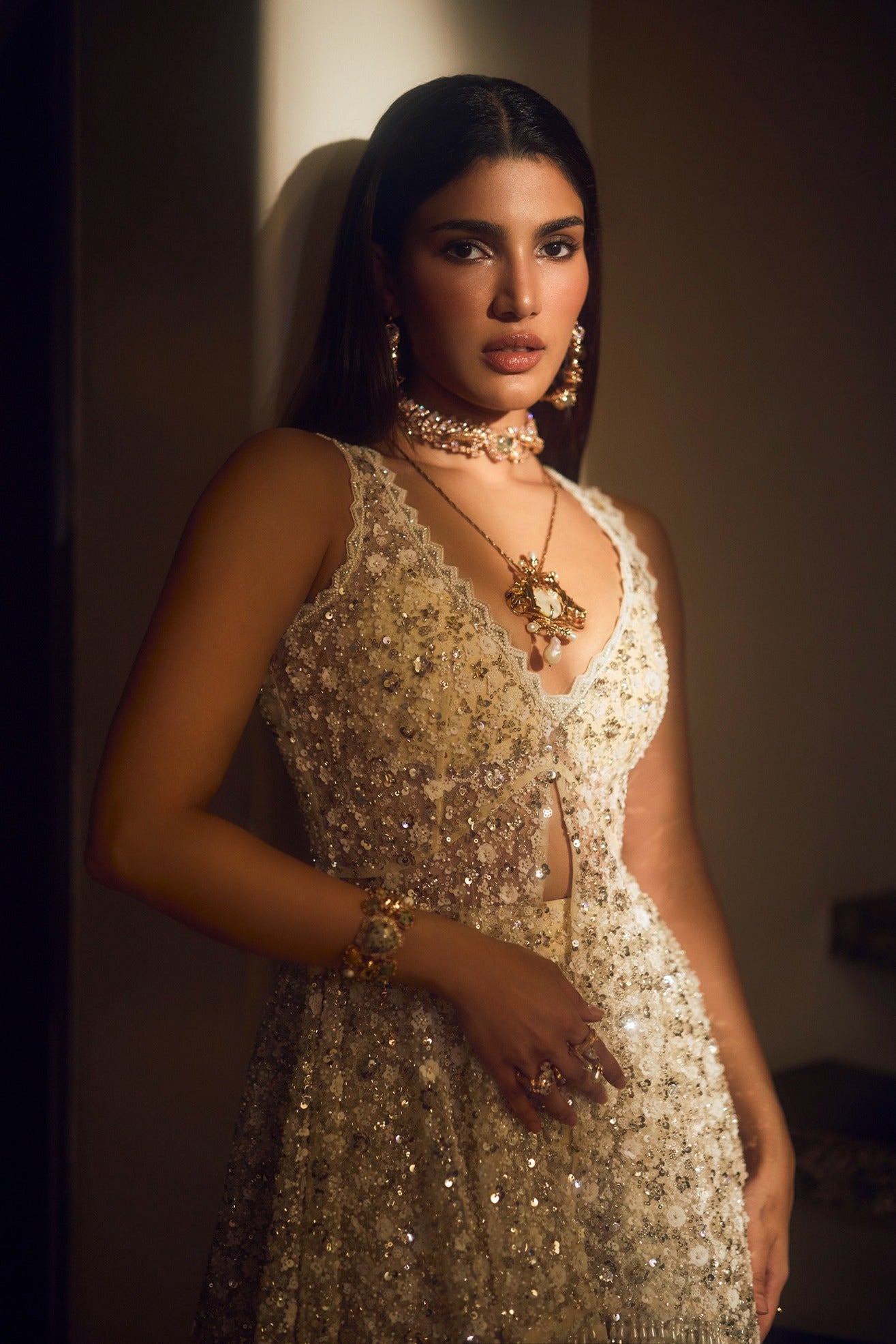 Alizeh Agnihotri In La Leopard Choker in Prehnite
