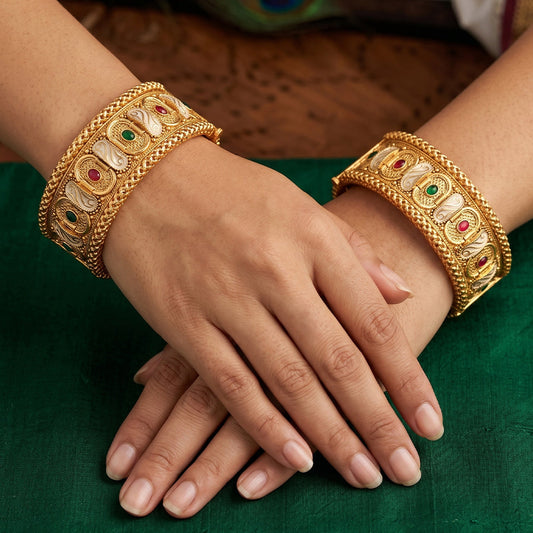 JS Fashion Antique Jewelley High Gold Polish Gorgeous Designs For A Touch Of Tradition Bangles Set