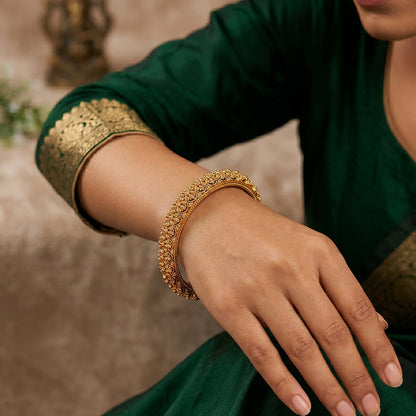 JS Fashion Traditional Stone Studded Antique Bangle Set