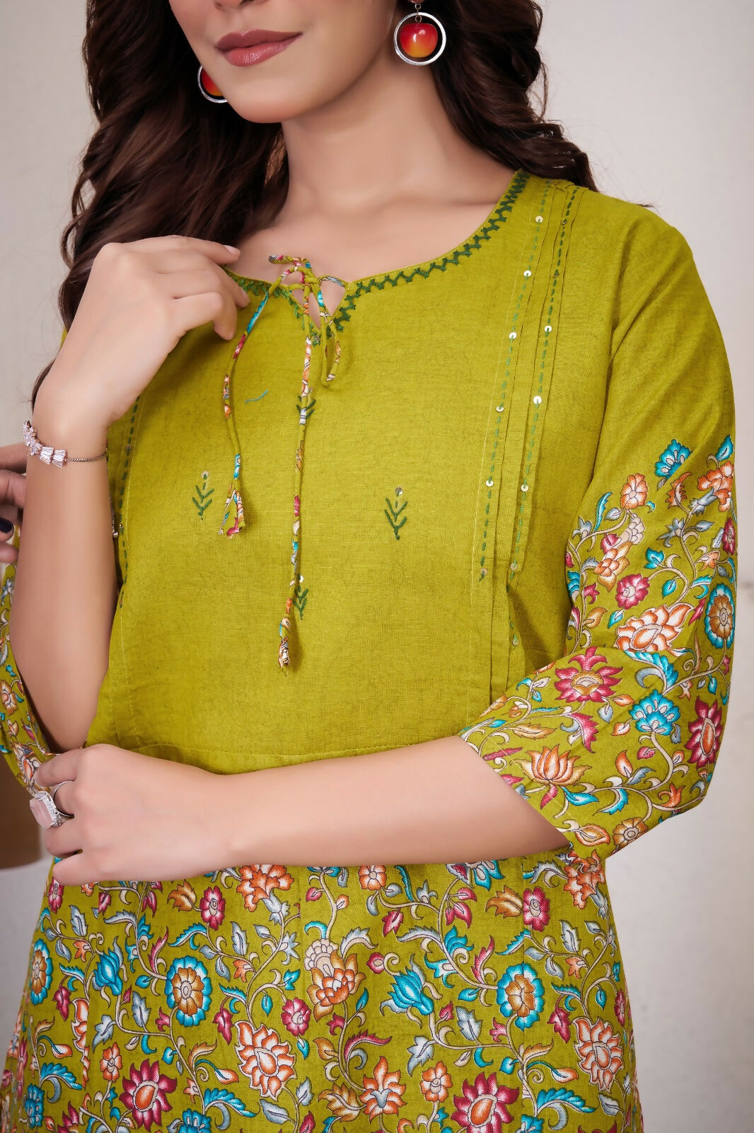 Teeya Creation Olive Green Floral Printed Short Kurta With Straight Pants Co-Ord Set