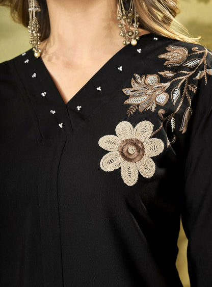 Teeya Creation Women Jet Black Embroidered Tunic & Pant Co-Ord Set
