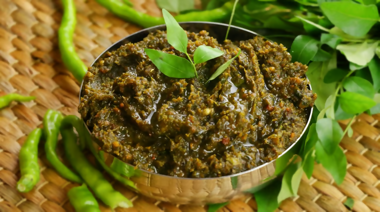 Tenali Ruchulu Karivepaku Pickle