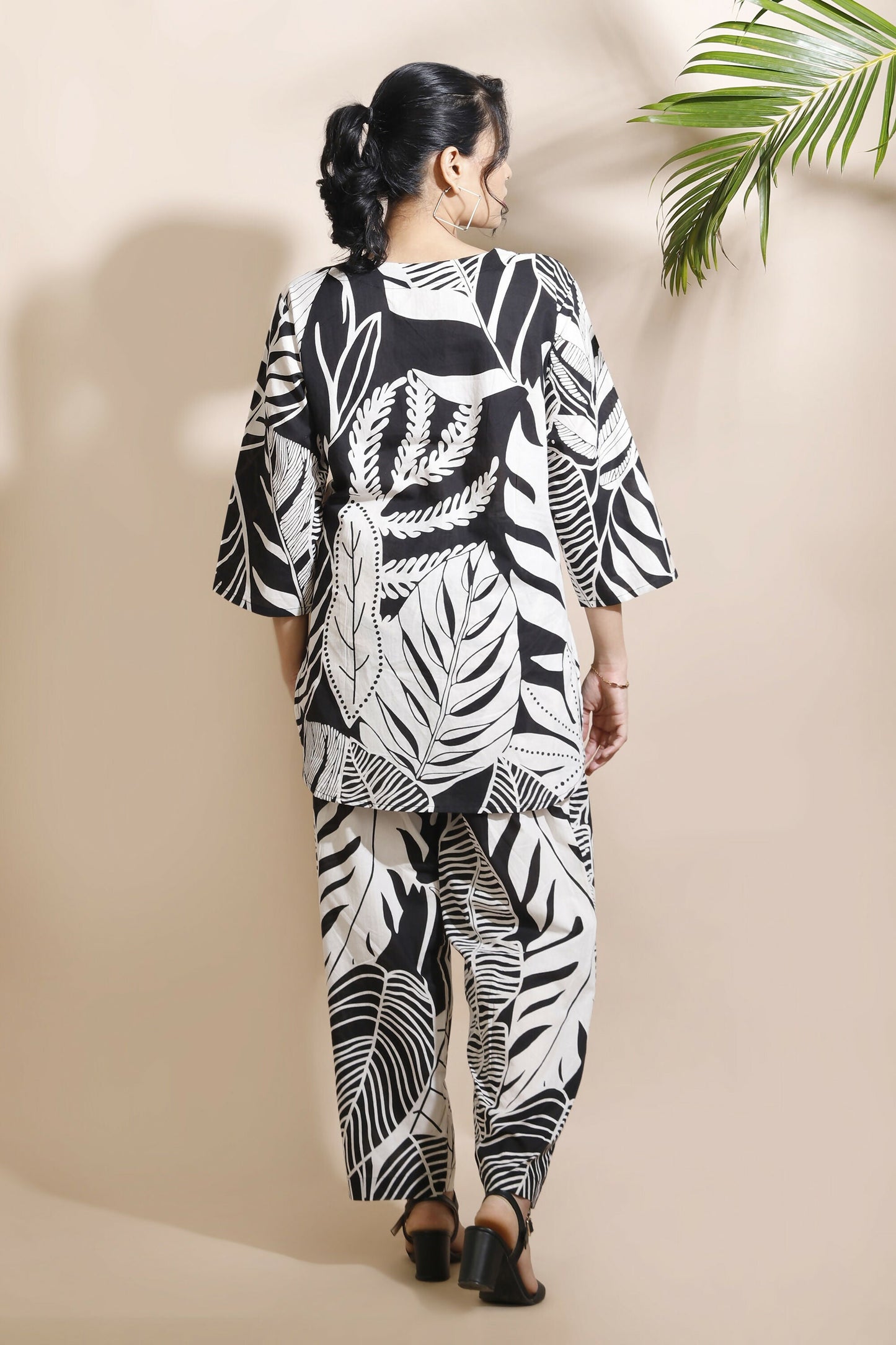 Breathables Nature-Inspired Cotton Co-Ord Set  Hip-Length Kurta & Pants Black