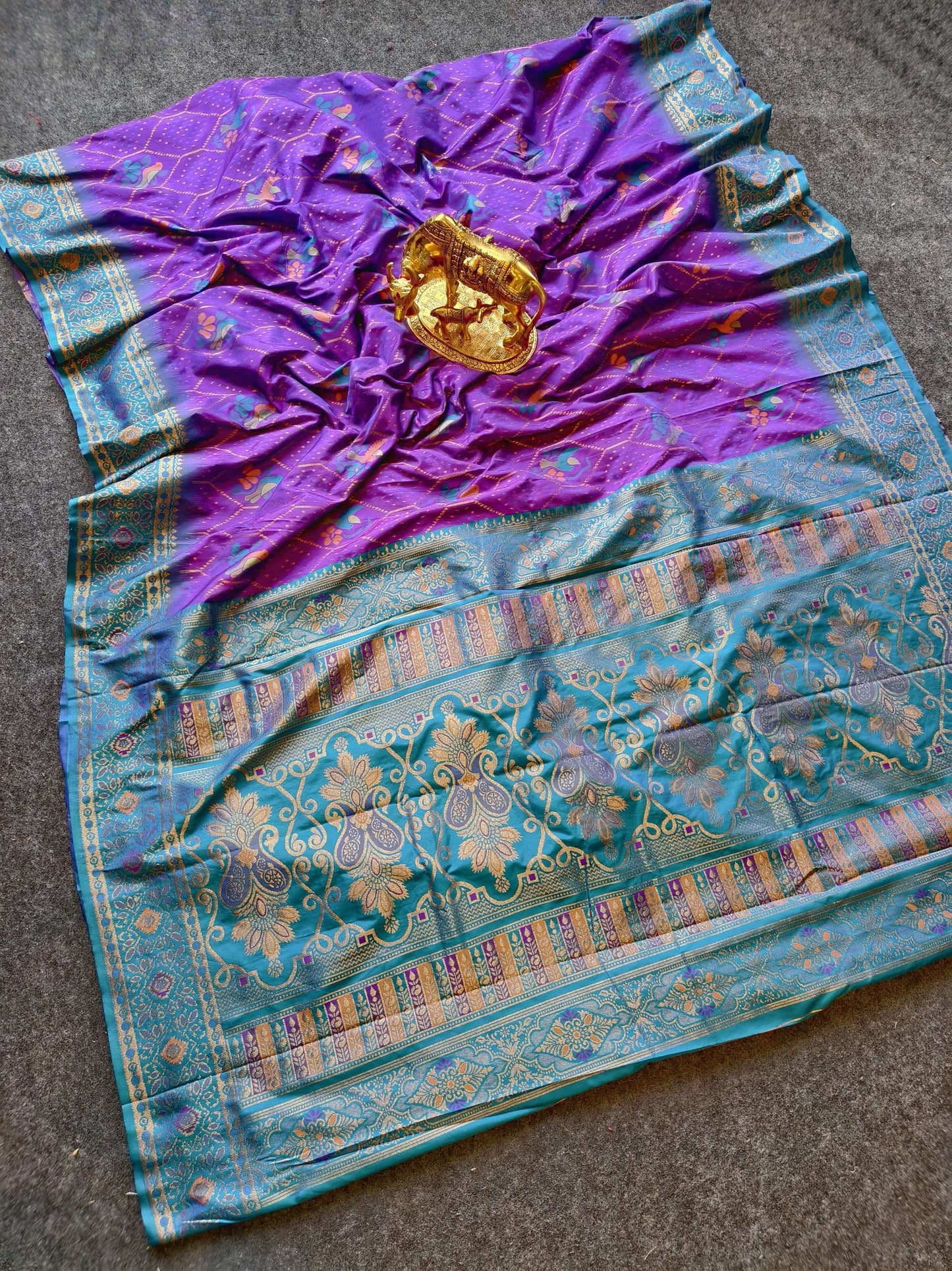 Mameraa Sarees Purple Silk Saree Featuring Elegant Traditional Motifs All Over The Saree With Contrast Blouse-Purple
