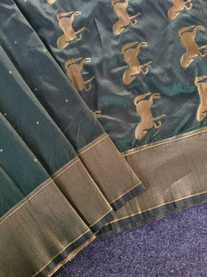 Mameraa Sarees Green Silk Blend Zari Banarasi Weaving Saree With Blouse-Green
